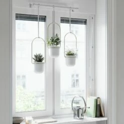 Umbra Lot De 3 Pots Suspendus Triflora -Home24 Soldes 1000247901 210216 15365300032 MOOD DETAILS P000000001000247901 mood