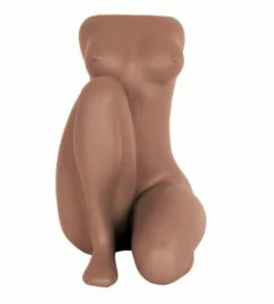 PRESENT TIME Pot De Fleurs Sitting Lady 29 PRESENT TIME Pot De Fleurs Sitting Lady -Home24 Soldes cb97c8f57a484672b21a9e5cac161798.cropped 423 336 1207 1339.processed