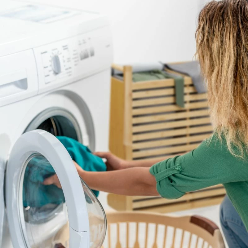 Panier à Linge En Bambou Sur Roulettes 5 Panier à Linge En Bambou Sur Roulettes – Image 3
