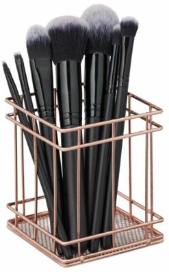 1x Pot à Pinceau De Maquillage Carré -Home24 Soldes e5b22f8684b6409985957858f44d3567.cropped 582 128 1399 2244.processed